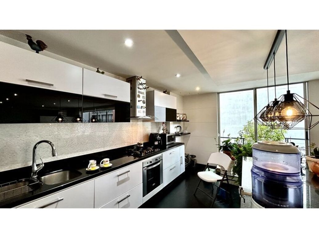 Apartamento de 3 alcobas en venta en Rincon Del Chicó, Bogotá, 185 m² · foto 10 de 20