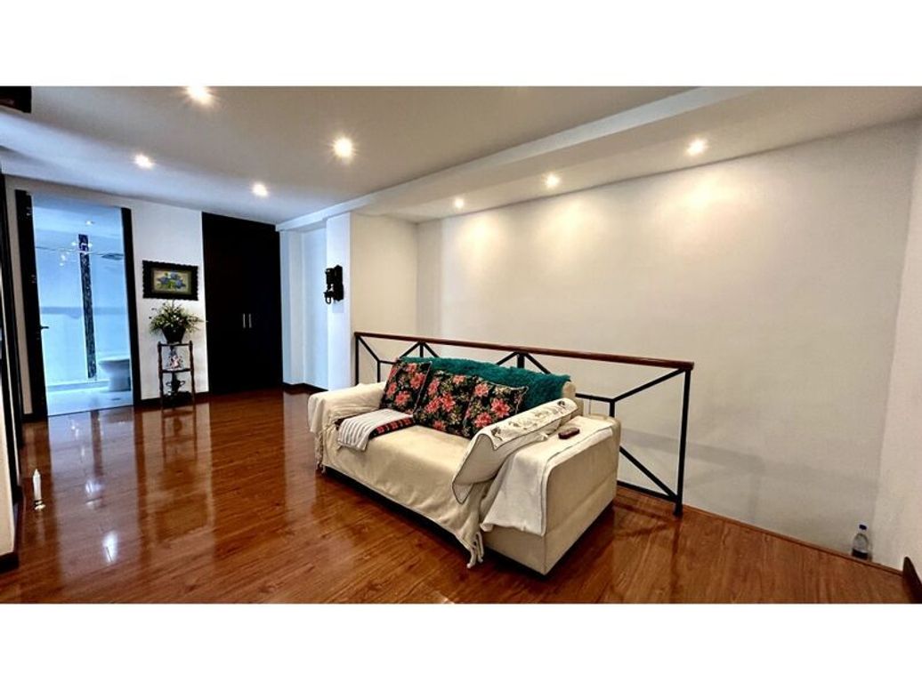 Apartamento de 3 alcobas en venta en Rincon Del Chicó, Bogotá, 185 m² · foto 12 de 20