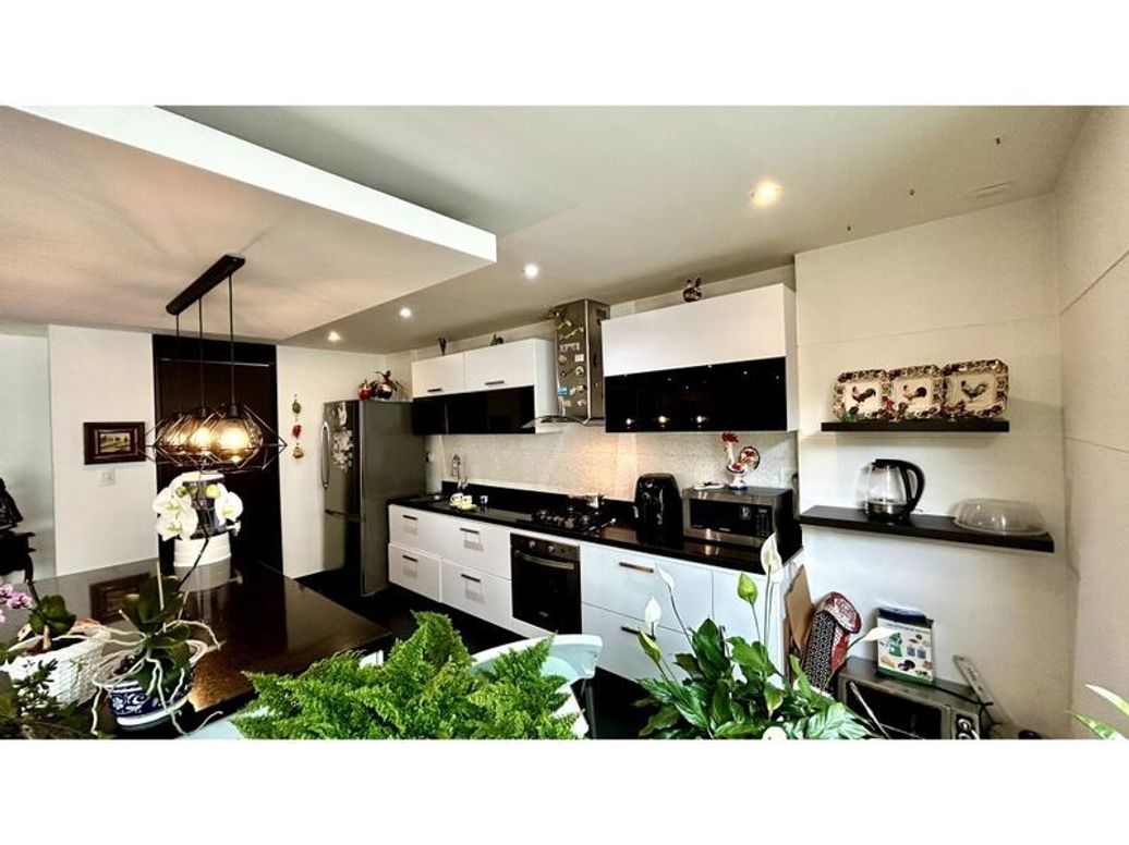 Apartamento de 3 alcobas en venta en Rincon Del Chicó, Bogotá, 185 m² · foto 11 de 20