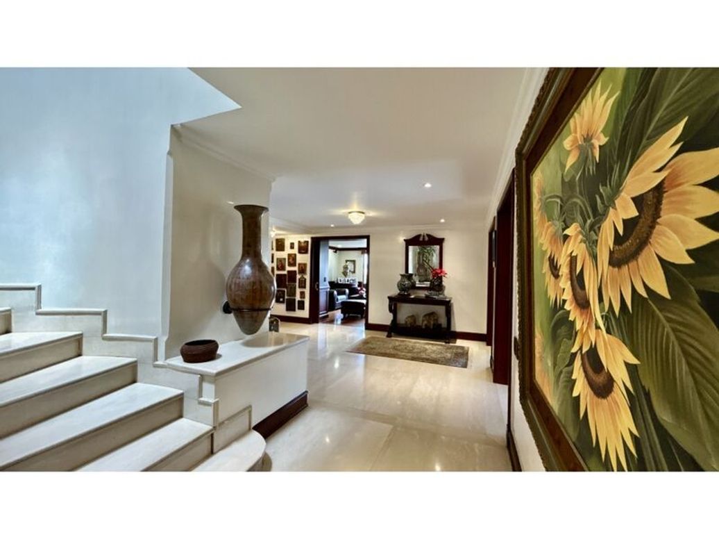 Apartamento de 5 alcobas en venta en Molinos Norte, Bogotá, 516 m² · foto 4 de 20