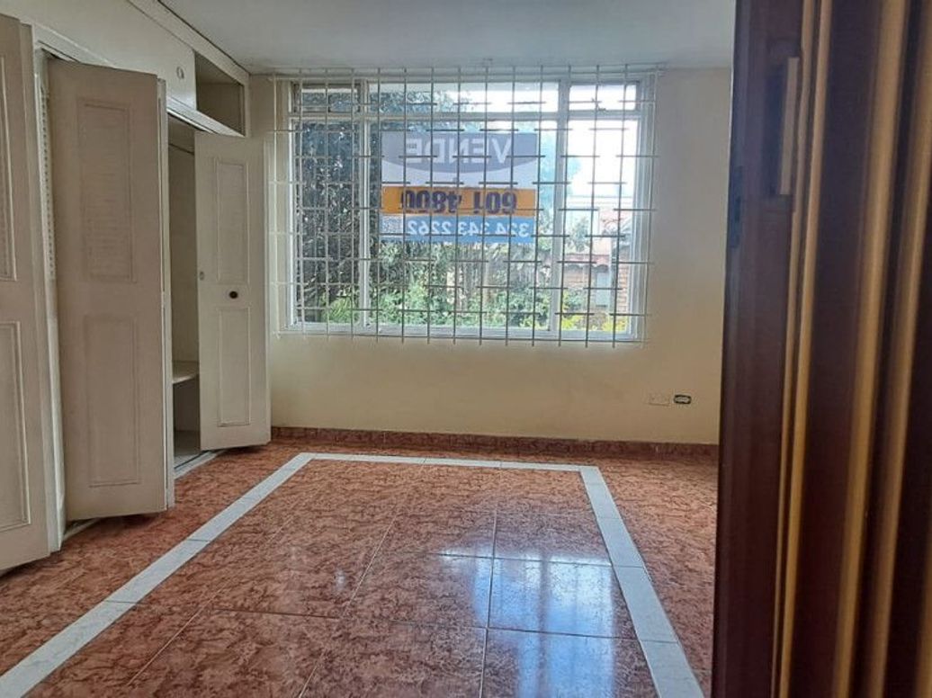 Casa de 4 alcobas en venta en La Esmeralda, Bogotá, 190 m² · foto 6 de 12