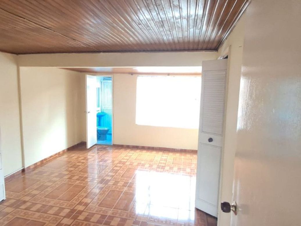 Casa de 4 alcobas en venta en La Esmeralda, Bogotá, 190 m² · foto 7 de 12