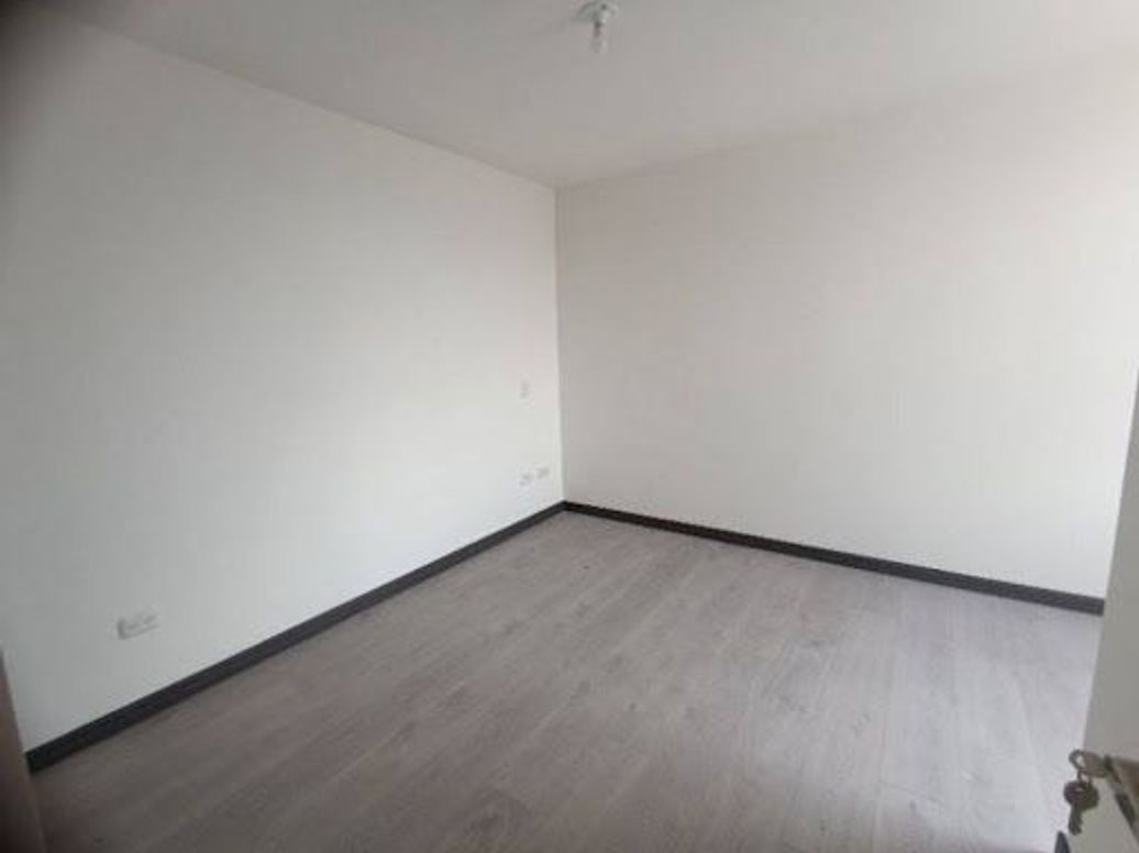 Apartamento de 2 alcobas en arriendo en Hayuelos, Bogotá, 49 m² · foto 6 de 11