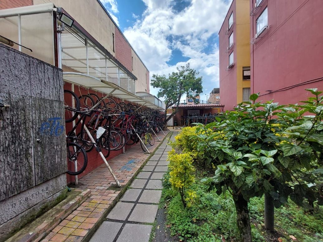 Apartamento de 3 alcobas en venta en Club De Los Lagartos, Bogotá, 48 m² · foto 8 de 20
