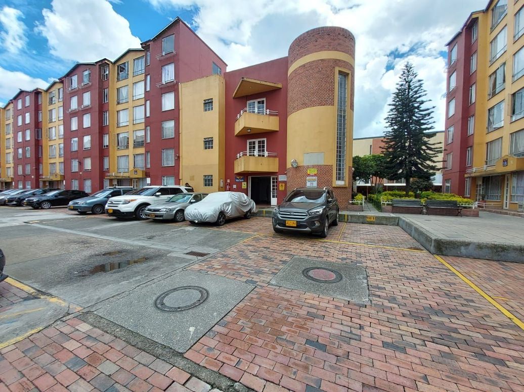 Apartamento de 3 alcobas en venta en Club De Los Lagartos, Bogotá, 48 m² · foto 3 de 20