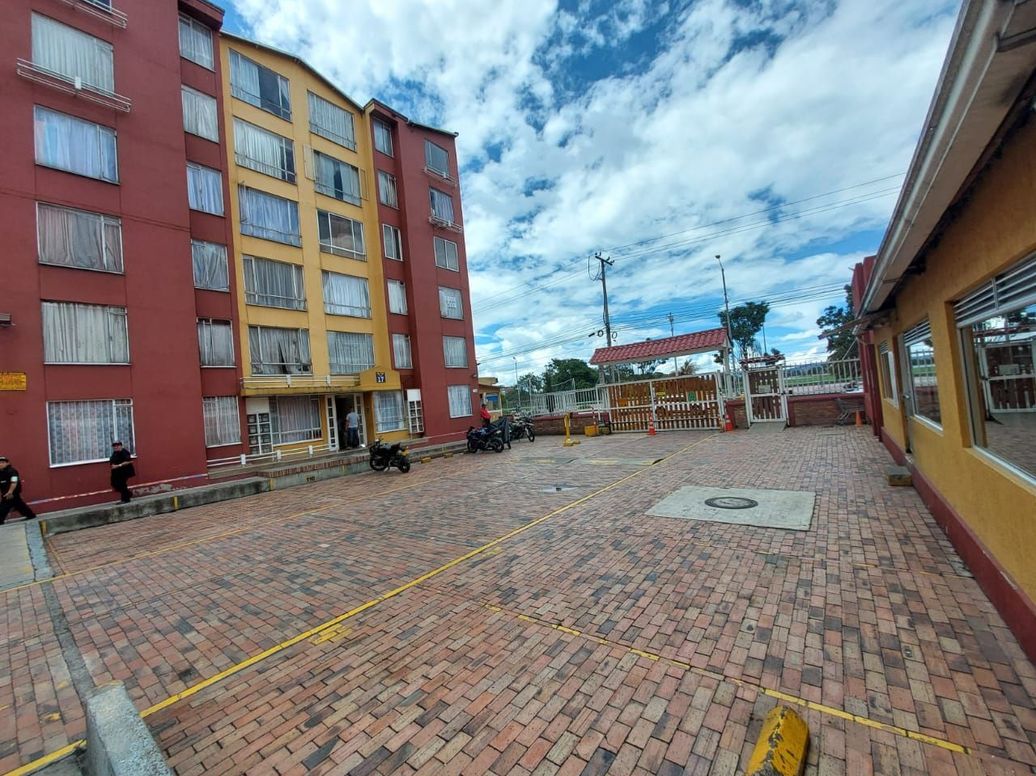 Apartamento de 3 alcobas en venta en Club De Los Lagartos, Bogotá, 48 m² · foto 4 de 20