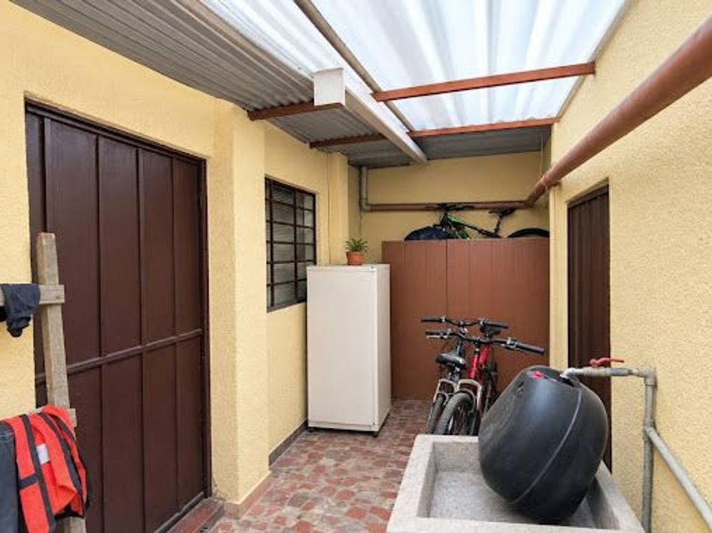 Casa de 11 alcobas en venta en 20 De Julio, Bogotá, 162 m² · foto 5 de 10