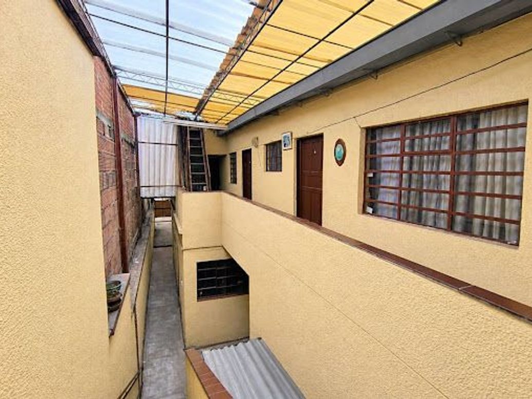 Casa de 11 alcobas en venta en 20 De Julio, Bogotá, 162 m² · foto 8 de 10