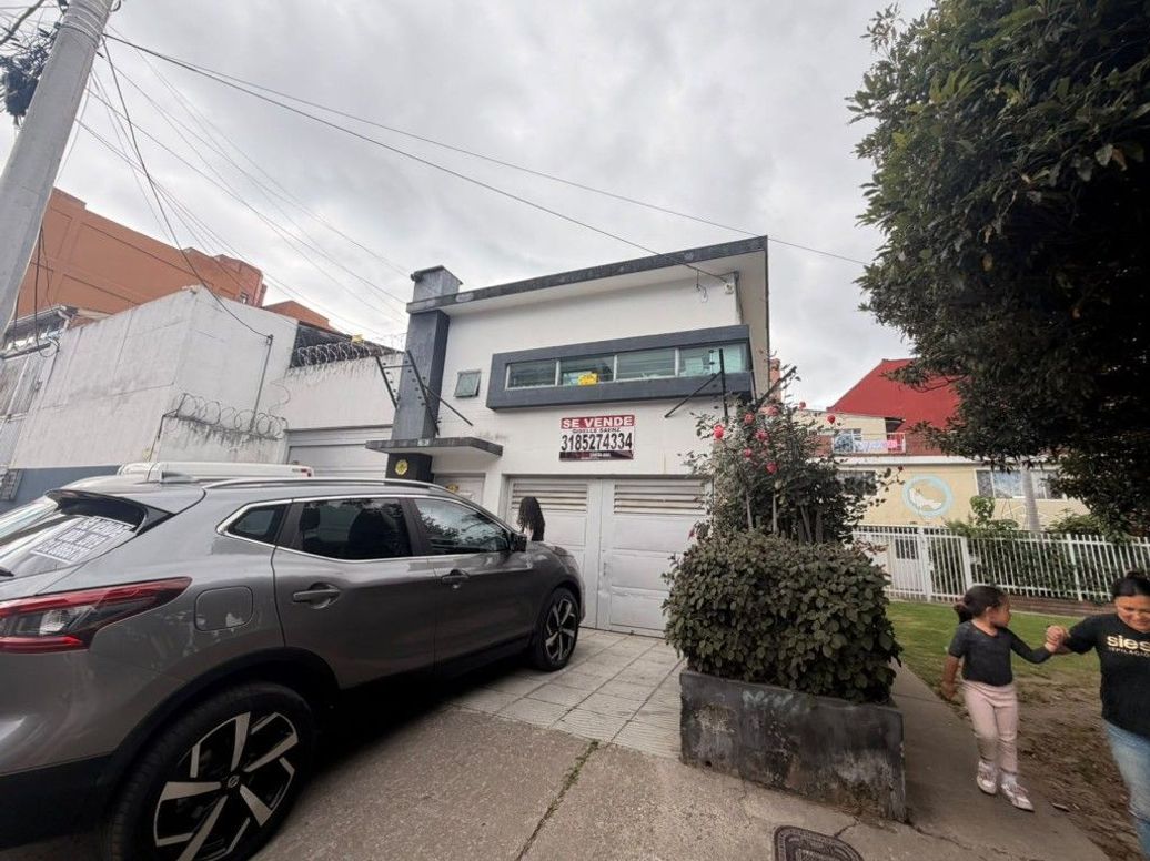 Casa de 4 alcobas en venta en Victoria Norte, Bogotá, 302 m² · foto 14 de 20