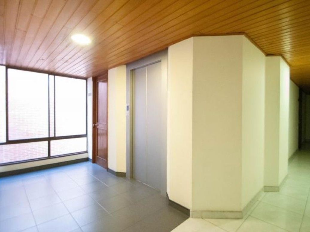 Apartaestudio en venta en Chicó Norte, Bogotá, 55 m² · foto 10 de 13