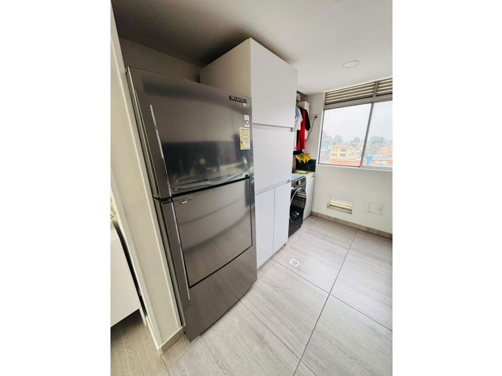 Apartamento de 3 alcobas en venta en Álamos, Bogotá, 63 m² · foto 3 de 5