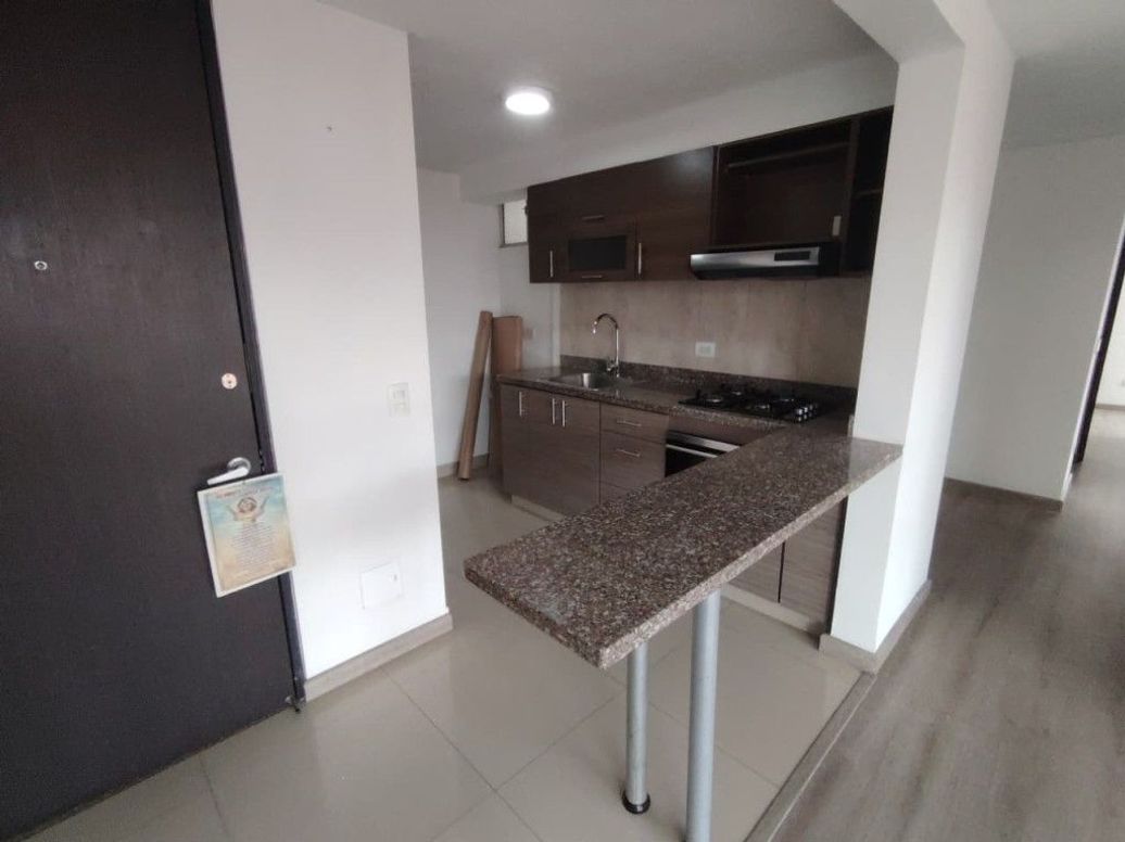Apartamento de 3 alcobas en arriendo en Britalia, Bogotá, 76 m² · foto 4 de 7