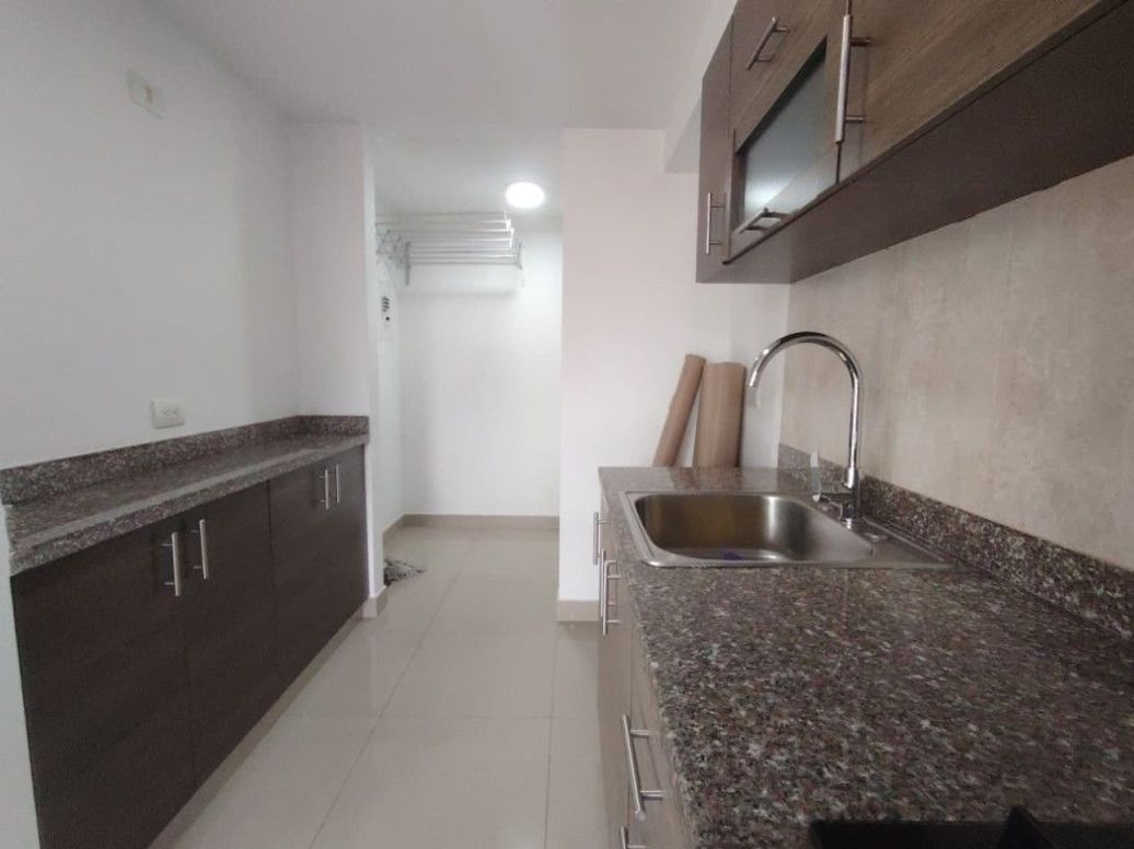 Apartamento de 3 alcobas en arriendo en Britalia, Bogotá, 76 m² · foto 5 de 7