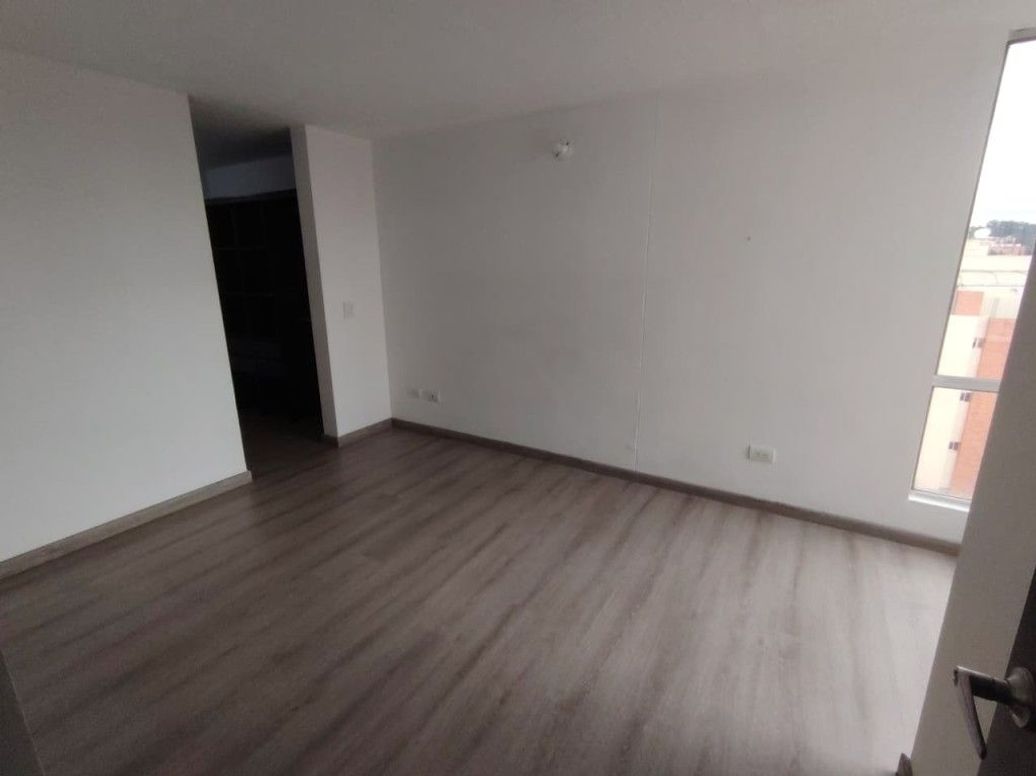 Apartamento de 3 alcobas en arriendo en Britalia, Bogotá, 76 m² · foto 6 de 7