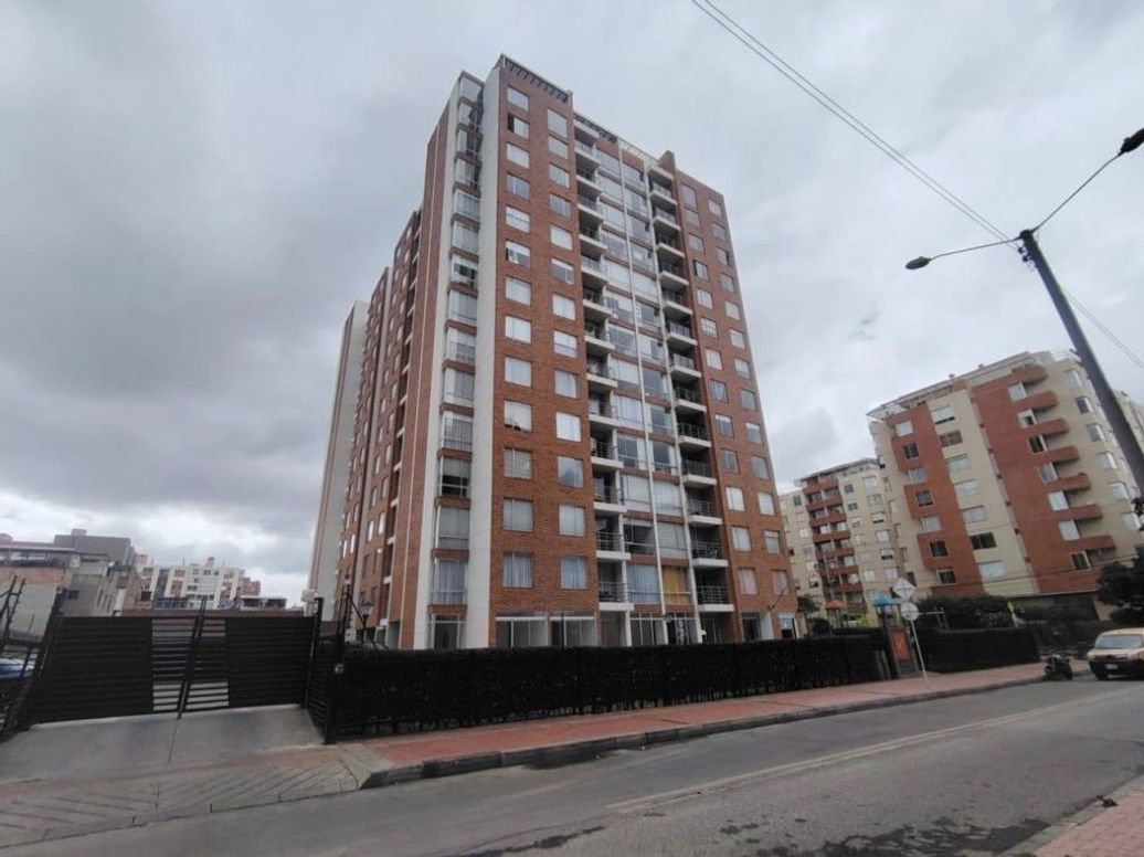 Apartamento de 3 alcobas en arriendo en Britalia, Bogotá, 76 m² · foto 2 de 7