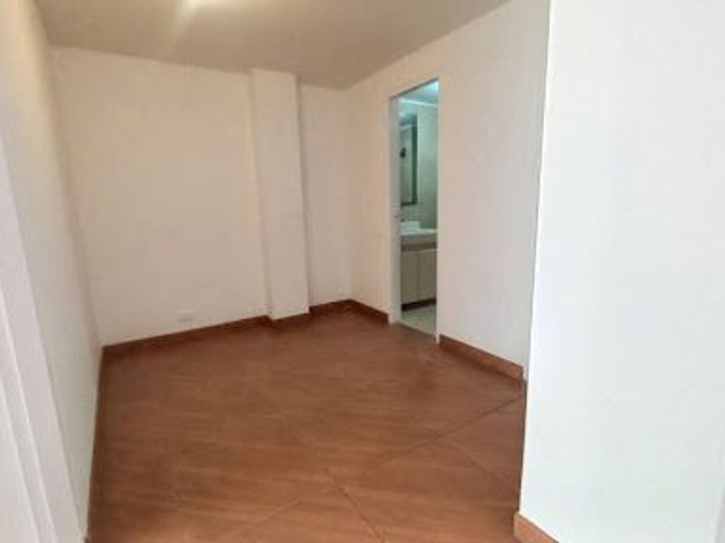 Apartamento de 1 alcoba en arriendo en Country Club, Bogotá, 44 m² · foto 7 de 8