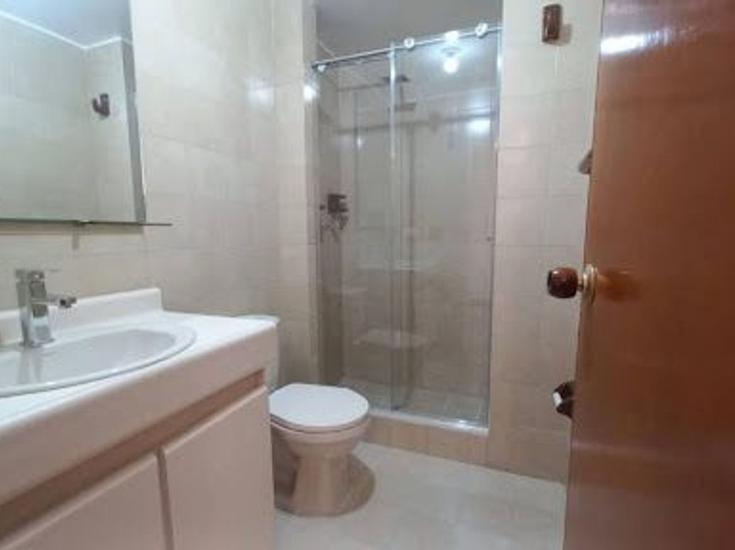 Apartamento de 1 alcoba en arriendo en Country Club, Bogotá, 44 m² · foto 8 de 8