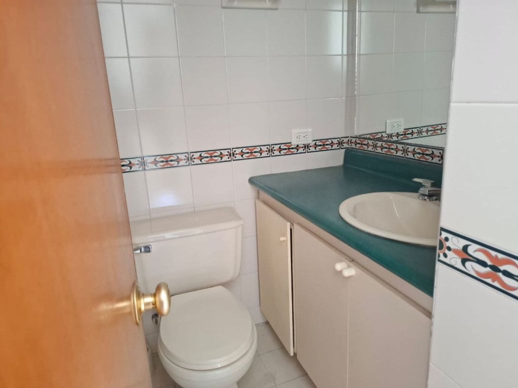 Apartamento de 3 alcobas en venta en Guacani, Bogotá, 75 m² · foto 10 de 20