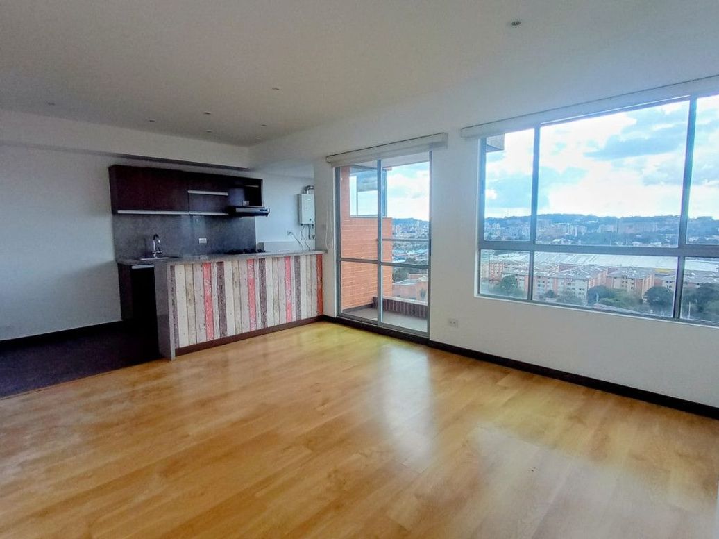 Apartamento de 3 alcobas en venta en San Antonio Nor - Occidental, Bogotá, 82 m² · foto 2 de 16