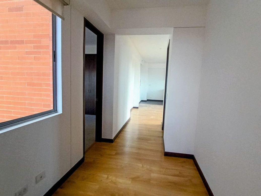 Apartamento de 3 alcobas en venta en San Antonio Nor - Occidental, Bogotá, 82 m² · foto 12 de 16