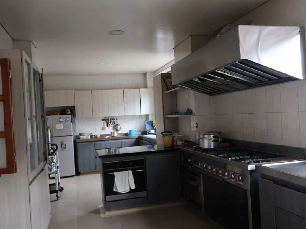 Casa de 6 alcobas en arriendo en Granjas Del Dorado, Bogotá, 1026 m² · foto 9 de 20