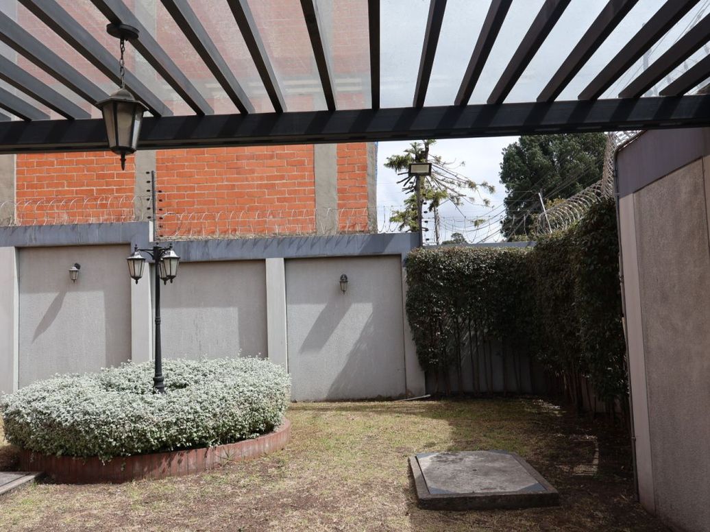 Casa de 6 alcobas en arriendo en Granjas Del Dorado, Bogotá, 1026 m² · foto 13 de 20