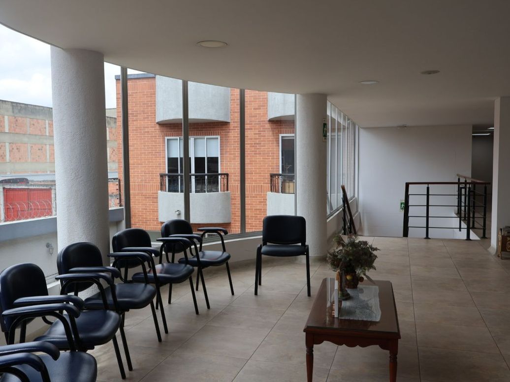 Casa de 6 alcobas en arriendo en Granjas Del Dorado, Bogotá, 1026 m² · foto 4 de 20