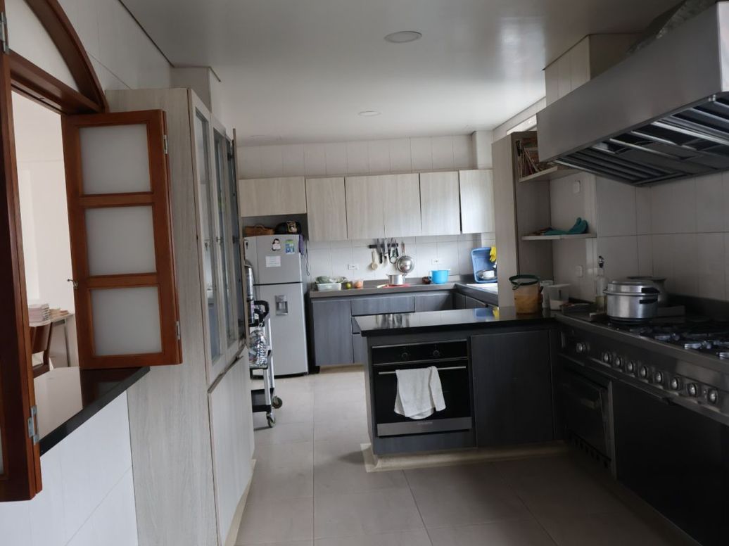 Casa de 6 alcobas en arriendo en Granjas Del Dorado, Bogotá, 1026 m² · foto 11 de 20