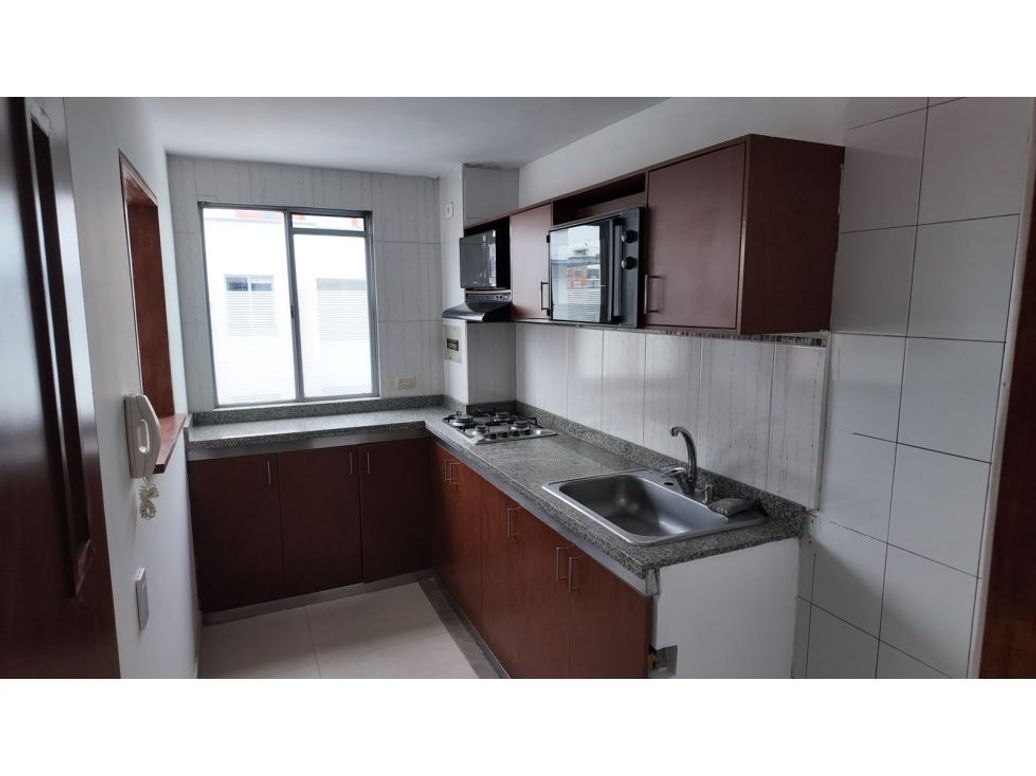Apartamento de 2 alcobas en arriendo en Ciudad Salitre Occidental, Bogotá, 74 m² · foto 4 de 12