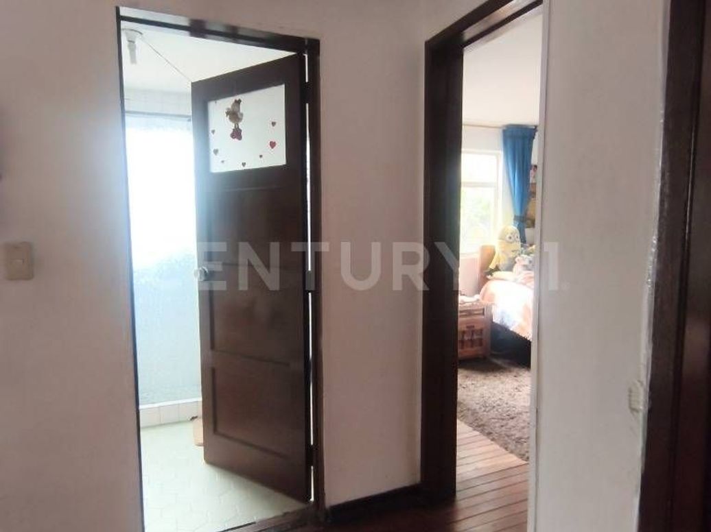 Casa de 6 alcobas en venta en Simón Bolívar, Bogotá, 168 m² · foto 4 de 9