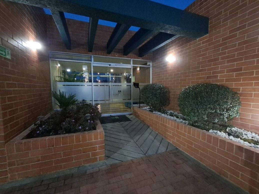 Apartamento de 2 alcobas en venta en Centro Engativa, Bogotá, 60 m² · foto 2 de 20