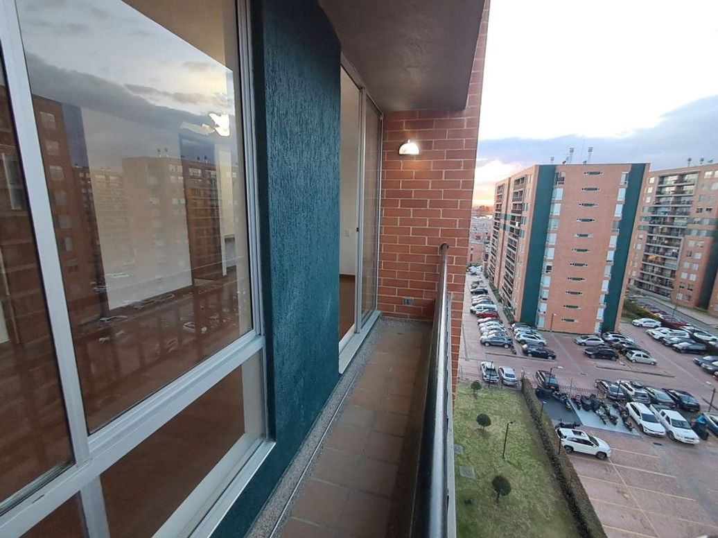 Apartamento de 2 alcobas en venta en Centro Engativa, Bogotá, 60 m² · foto 4 de 20