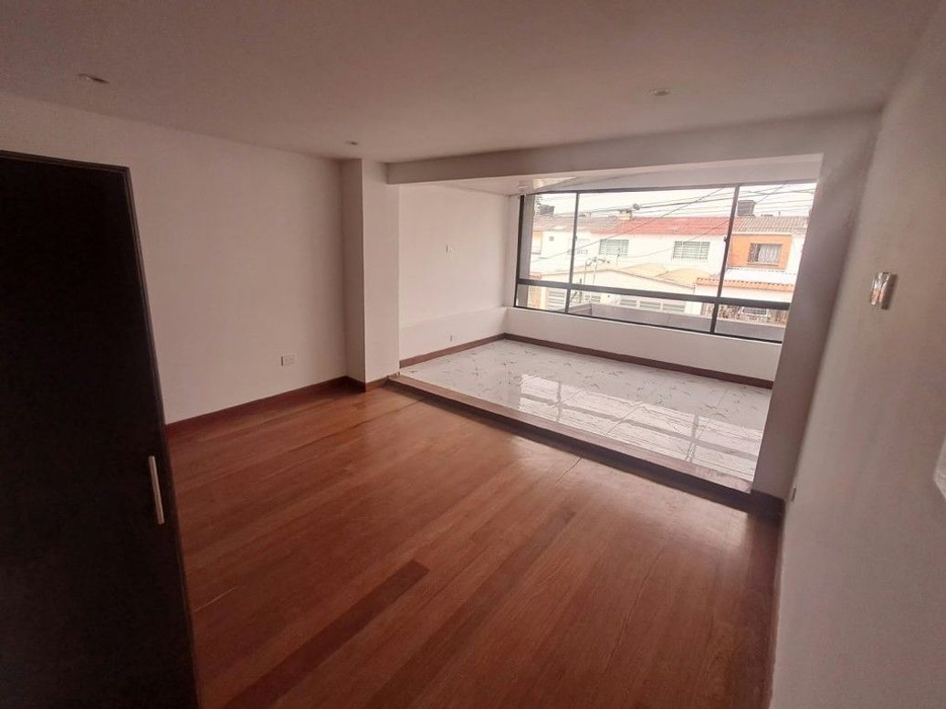 Casa de 4 alcobas en arriendo en Modelia Occidental, Bogotá, 350 m² · foto 8 de 20