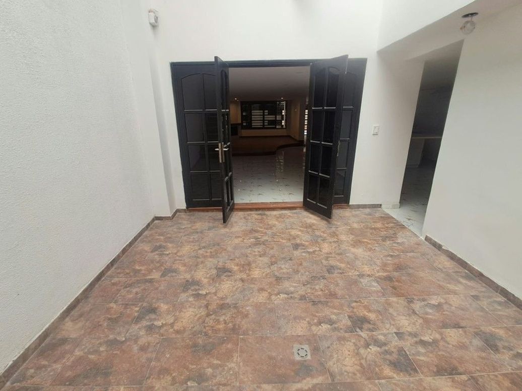 Casa de 4 alcobas en arriendo en Modelia Occidental, Bogotá, 350 m² · foto 13 de 20