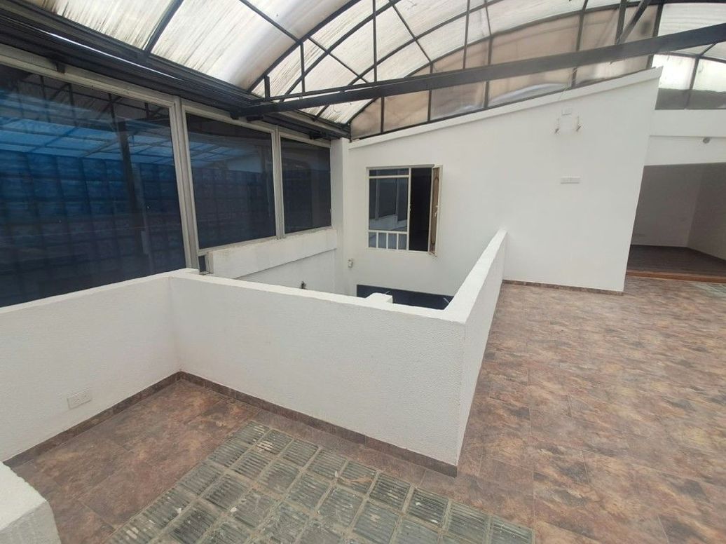 Casa de 4 alcobas en arriendo en Modelia Occidental, Bogotá, 350 m² · foto 15 de 20