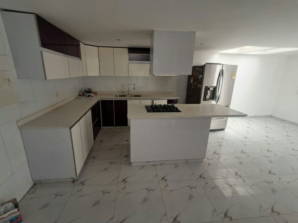 Casa de 4 alcobas en arriendo en Modelia Occidental, Bogotá, 350 m² · foto 17 de 20
