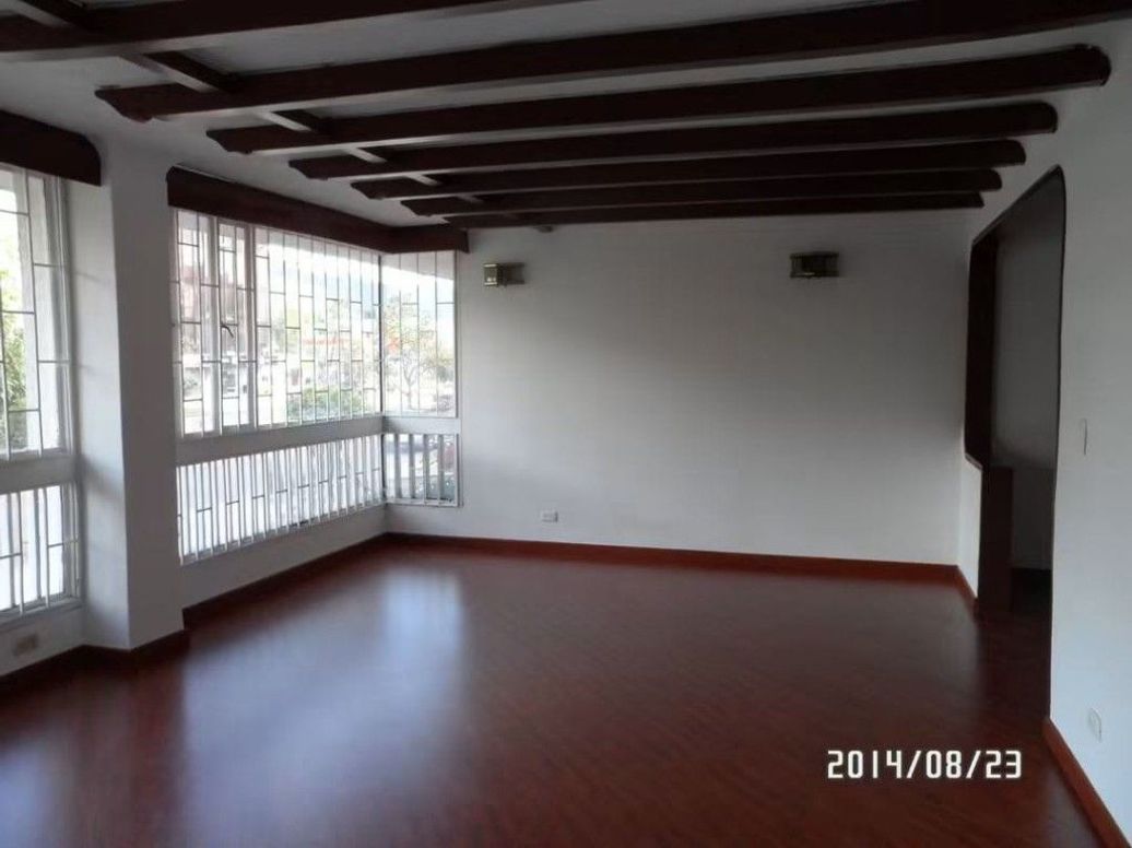 Apartamento de 4 alcobas en arriendo en San Patricio, Bogotá, 300 m² · foto 4 de 10