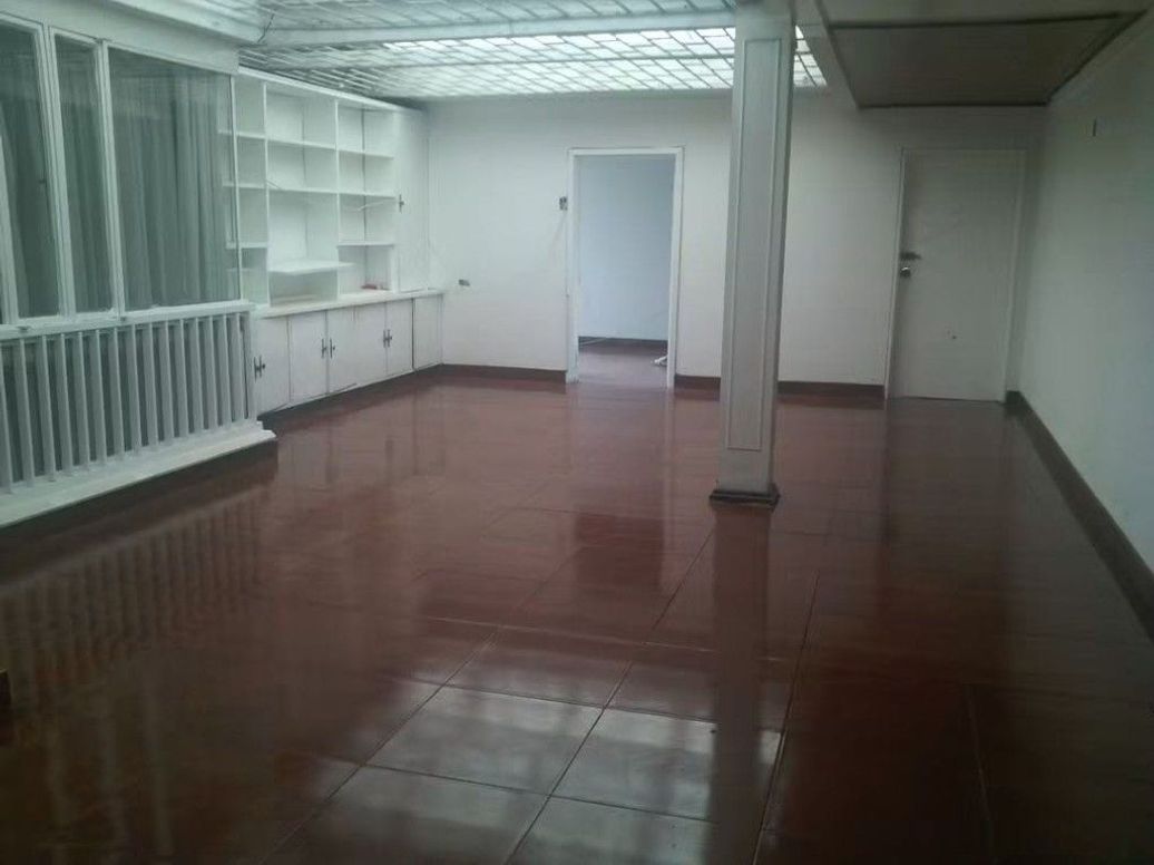 Apartamento de 4 alcobas en arriendo en San Patricio, Bogotá, 300 m² · foto 2 de 10