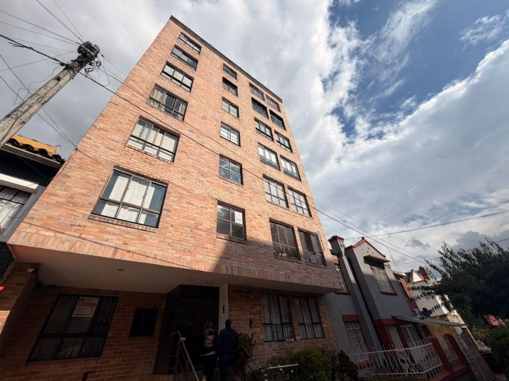 Apartaestudio en arriendo en San Luis, Bogotá, 47 m² · foto 2 de 10