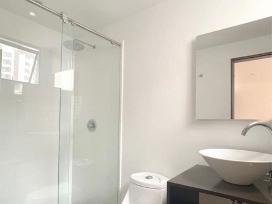 Apartamento de 3 alcobas en venta en Santa Barbara Central, Bogotá, 180 m² · foto 8 de 10
