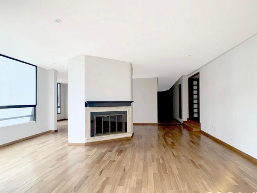 Apartamento de 3 alcobas en venta en Santa Barbara Central, Bogotá, 180 m² · foto 3 de 10