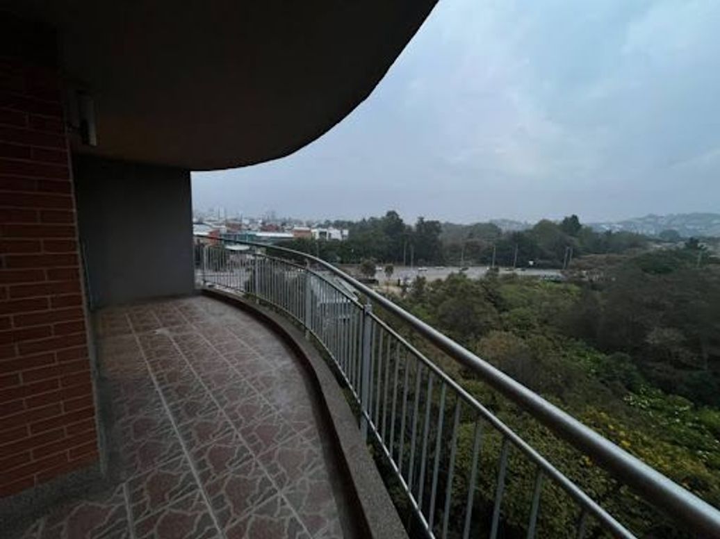 Apartamento de 3 alcobas en arriendo en Lagos De Cordoba, Bogotá, 199 m² · foto 12 de 13