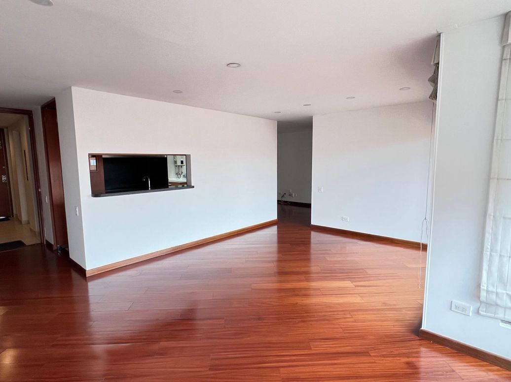 Apartamento de 3 alcobas en arriendo en Ub. Cordoba Niza, Bogotá, 93 m² · foto 4 de 20