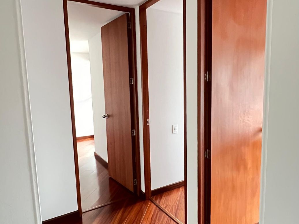 Apartamento de 3 alcobas en arriendo en Ub. Cordoba Niza, Bogotá, 93 m² · foto 8 de 20