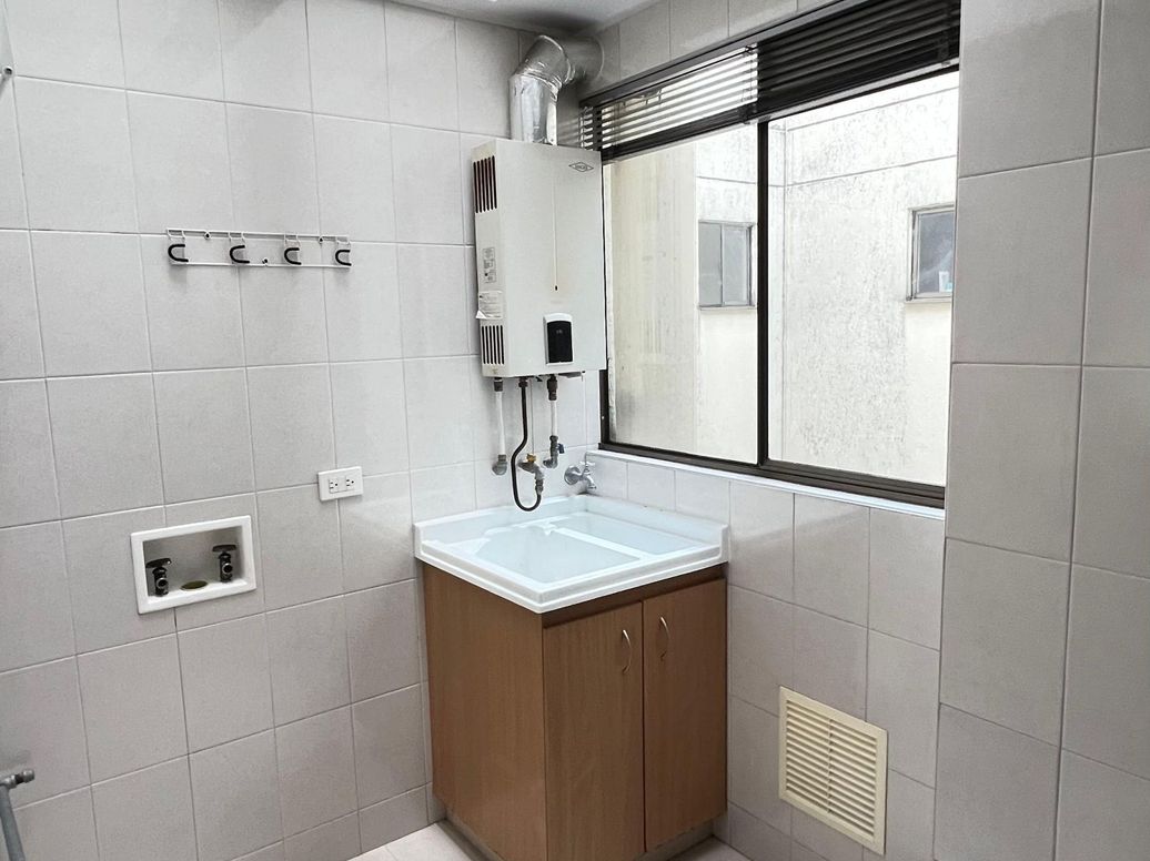 Apartamento de 3 alcobas en arriendo en Ub. Cordoba Niza, Bogotá, 93 m² · foto 5 de 20