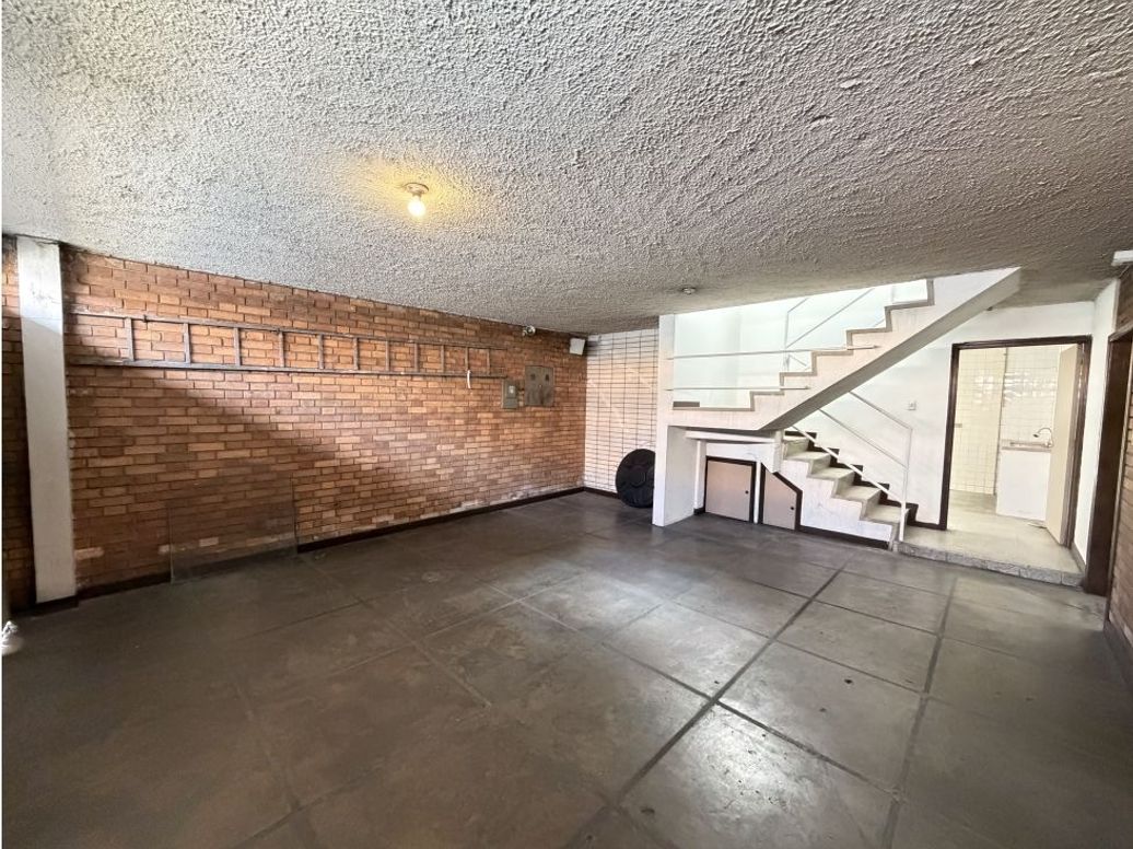 Casa de 11 alcobas en venta en Lago Gaitan, Bogotá, 390 m² · foto 4 de 20