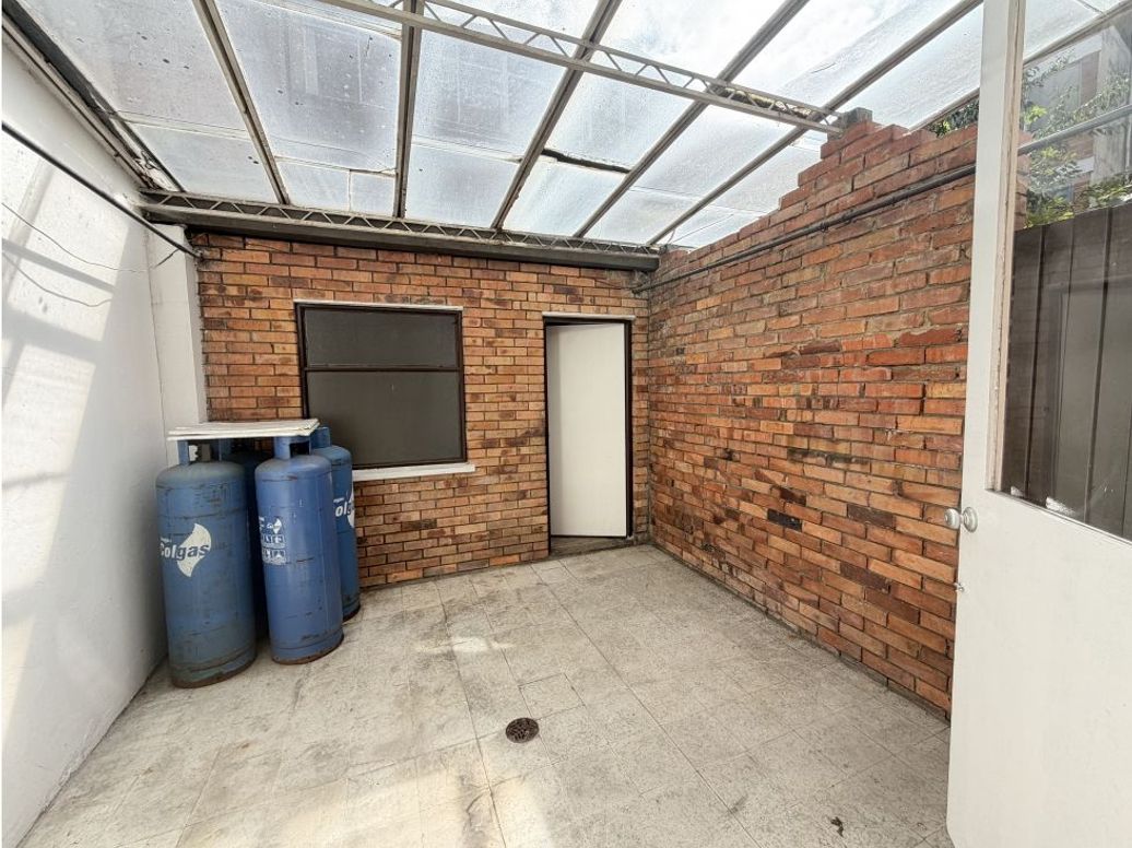 Casa de 11 alcobas en venta en Lago Gaitan, Bogotá, 390 m² · foto 11 de 20