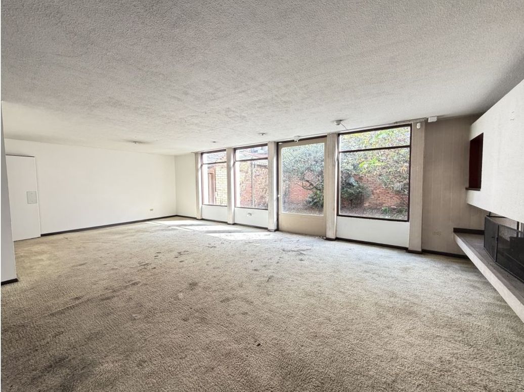 Casa de 11 alcobas en venta en Lago Gaitan, Bogotá, 390 m² · foto 6 de 20