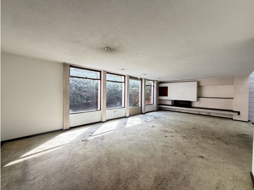 Casa de 11 alcobas en venta en Lago Gaitan, Bogotá, 390 m² · foto 7 de 20