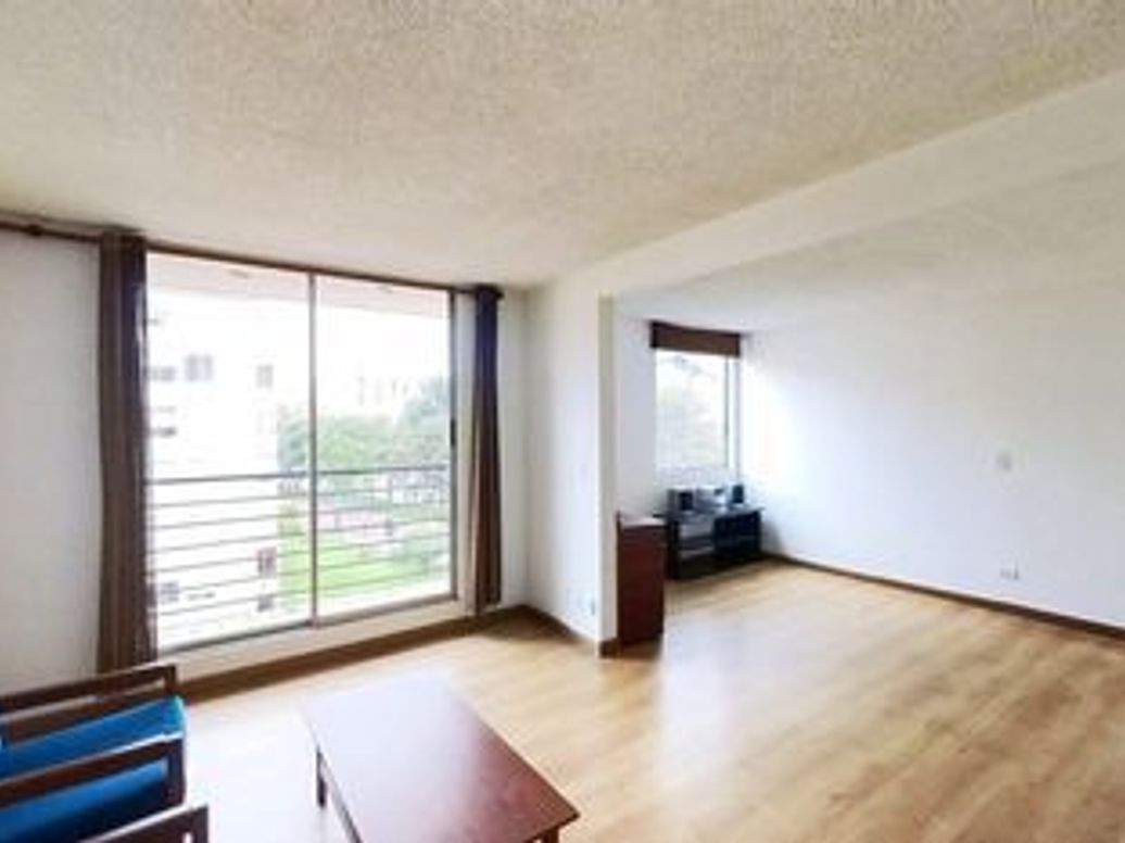 Apartamento de 2 alcobas en venta en Club De Los Lagartos, Bogotá, 66 m² · foto 2 de 13